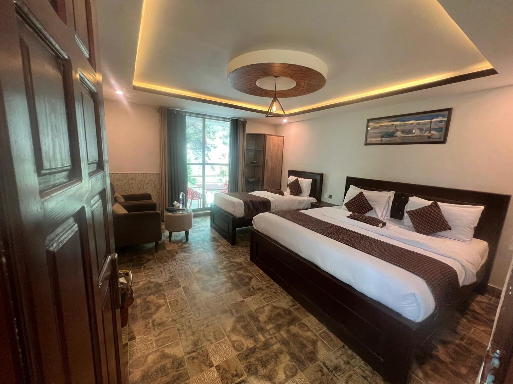 Hotel Birmingham Palace Kalam By Khan Familia Exteriör bild